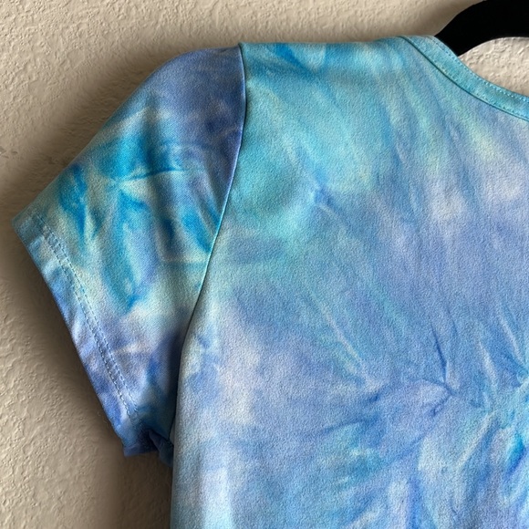 Blue Tie Dye Cropped Top Twist Front Blouse - Picture 10 of 11